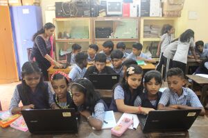 38102 little club p6.JPG