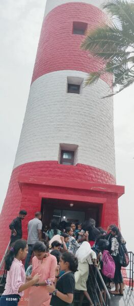 പ്രമാണം:42042 UP FIELD TRIP01.jpg