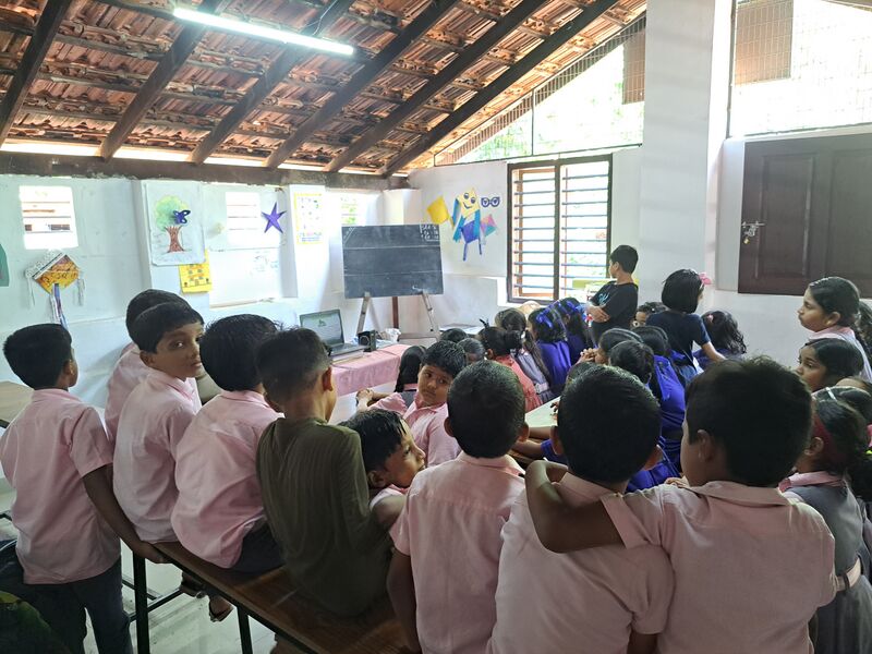 പ്രമാണം:Hitech13162 a.jpg