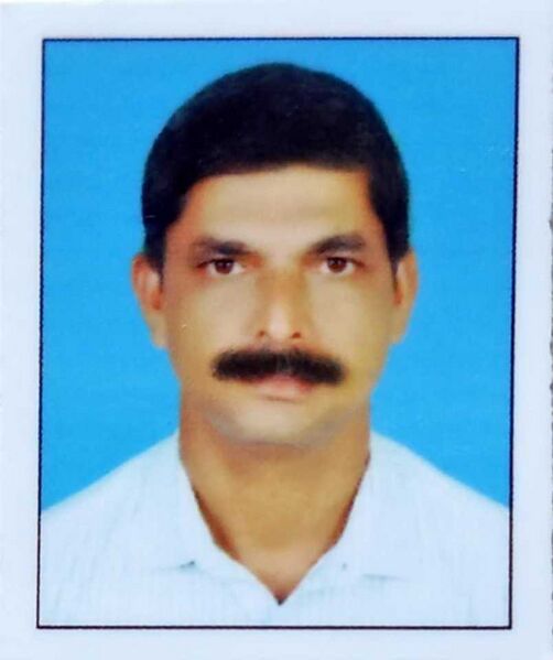 പ്രമാണം:Suresh.resized.jpg