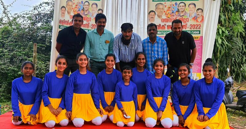 പ്രമാണം:15051 DANCE TEAM 66.jpg