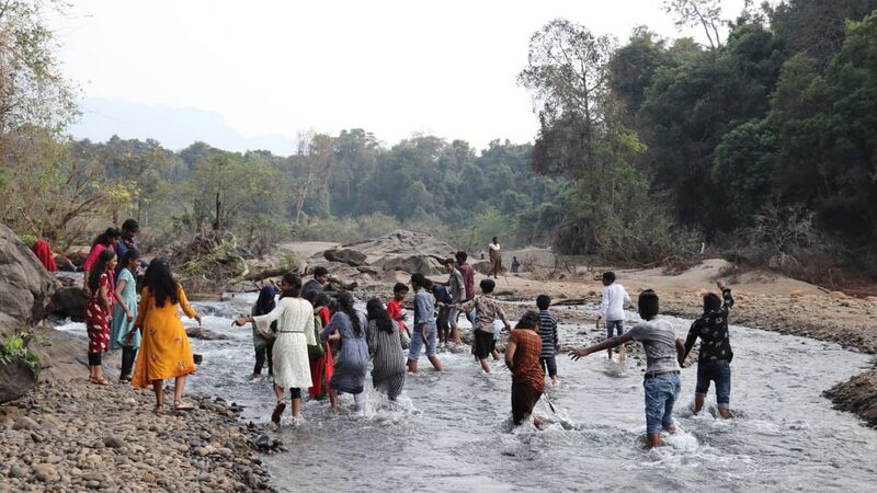 പ്രമാണം:16007-paristhithi 5.jpg