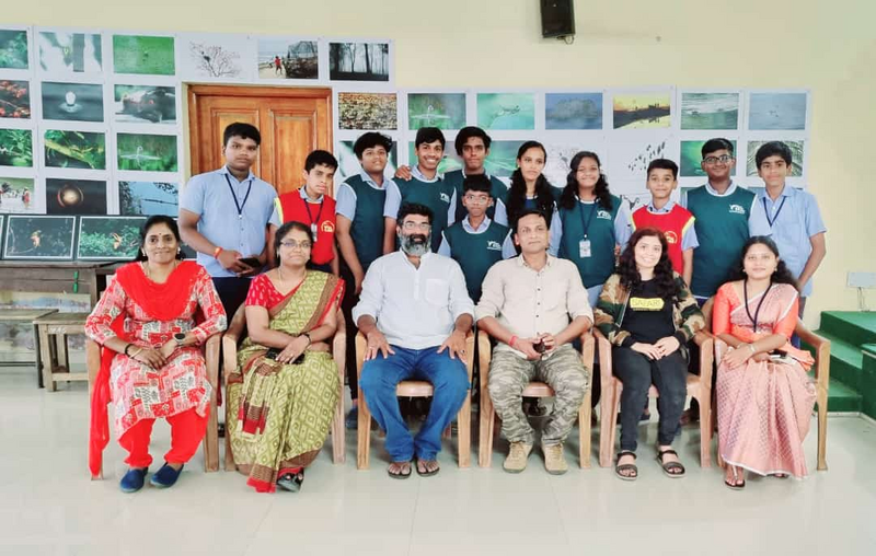 പ്രമാണം:21060.LK WILD PHOTO.png