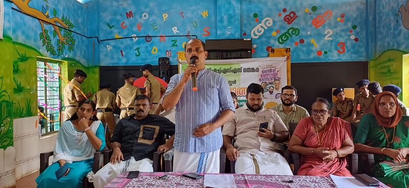 പ്രമാണം:21123 schoolpraveshanothsavam.jpeg