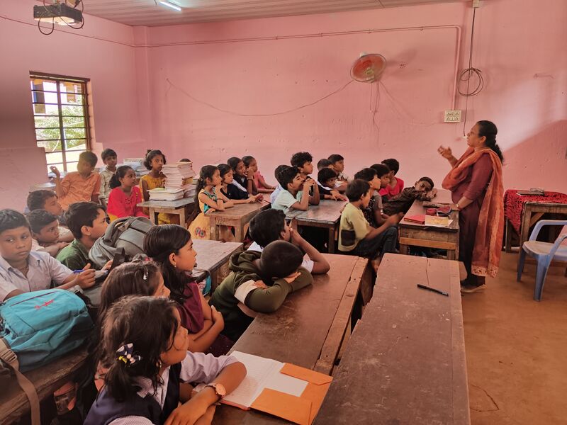 പ്രമാണം:23057 antidrugclass.jpg