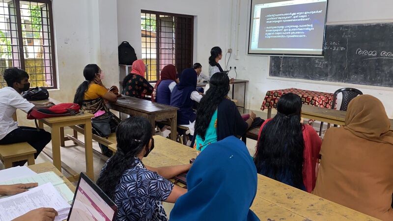 പ്രമാണം:23078-TSR-LKCS22-3 - remia kalarikkal.jpg