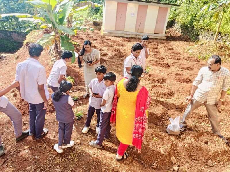 പ്രമാണം:28030 NUTRITION GARDEN1.jpeg