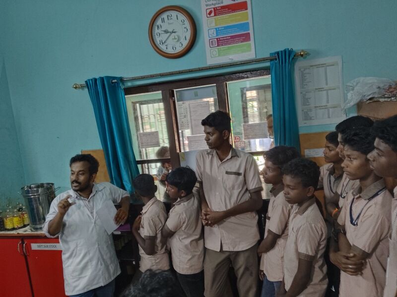 പ്രമാണം:36064-Ayurvedic dispensory visit 1.jpg