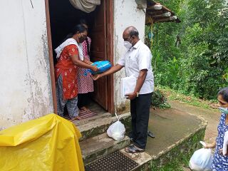 കോവിഡ് കിറ്റ് വിതരണം