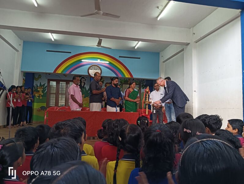 പ്രമാണം:43456 HIGH TECH .jpeg