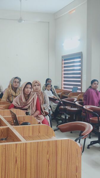 പ്രമാണം:Drcmlp-mar2-GHSS Pulamanthole-1.jpg