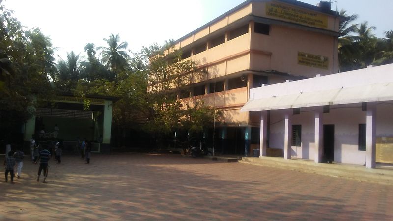 പ്രമാണം:Ggups pokkunnu.jpg