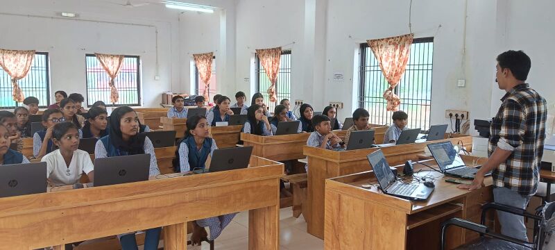 പ്രമാണം:Lk 12050 pre-camp.jpeg