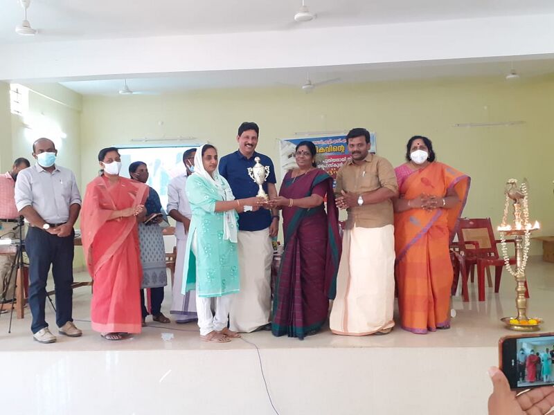 പ്രമാണം:NSS NATIONAL AWARD.jpg