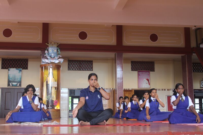പ്രമാണം:13006-yoga7.JPG