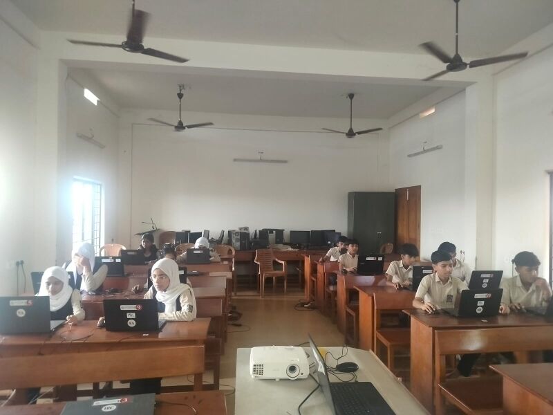 പ്രമാണം:14022 Hiroshima day poster making.jpg