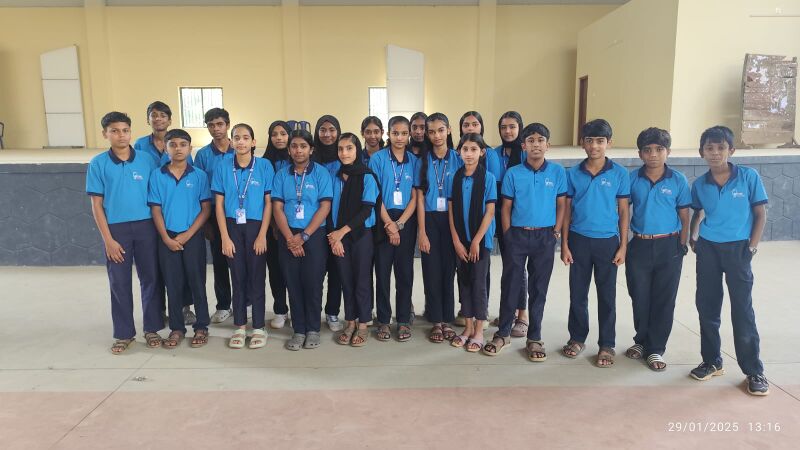 പ്രമാണം:15014 WYD LK8.jpg