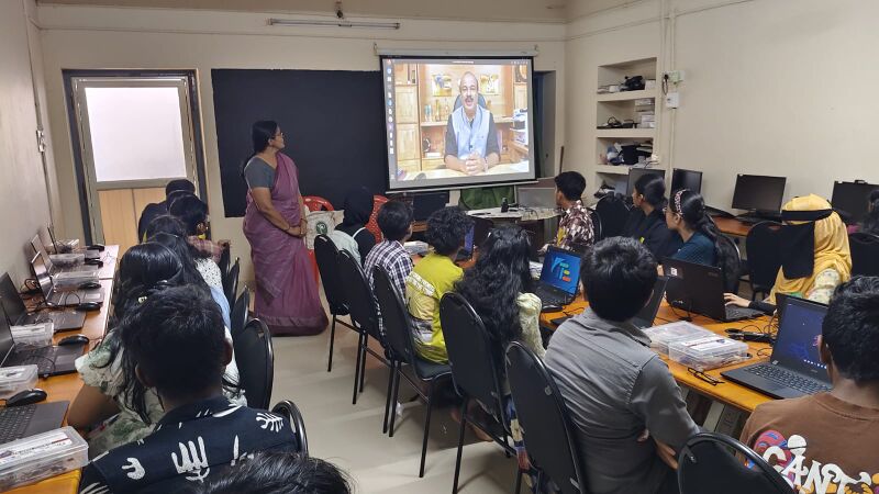 പ്രമാണം:42061 670.jpeg