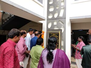 44354 GANDHI STATUE1.jpg