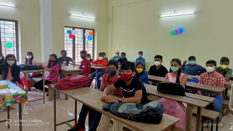 പ്രമാണം:BS21 KLM 41075 4.jpg