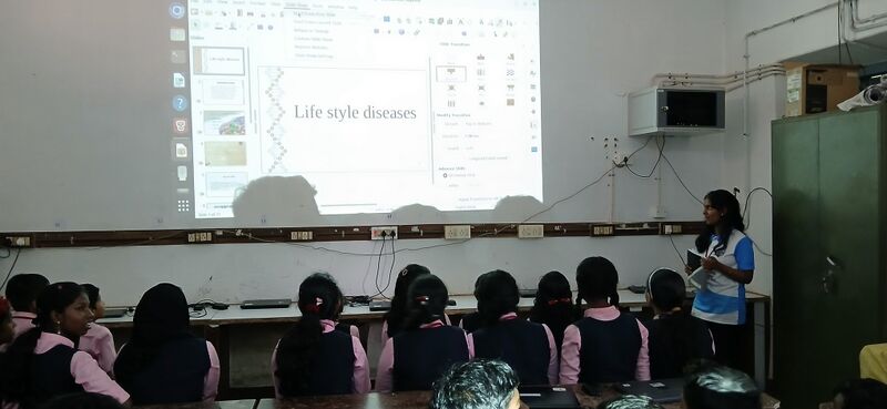 പ്രമാണം:BS21 KTM 32012 35.jpg