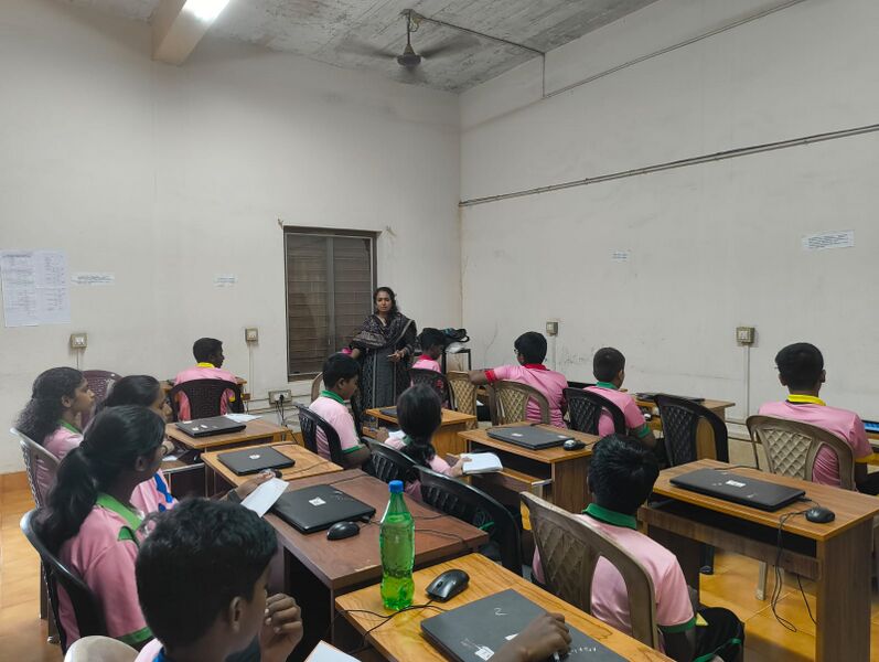 പ്രമാണം:BS25 tsr 23076 31.jpg