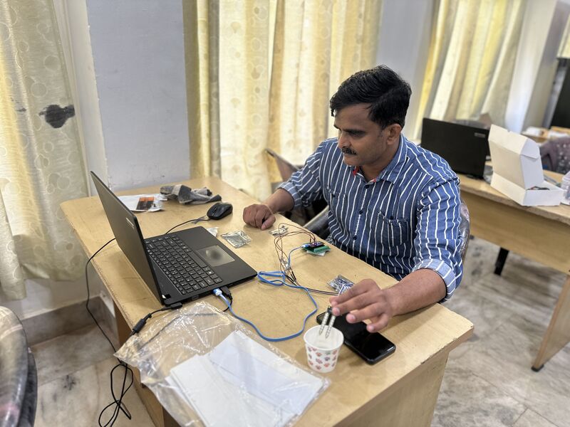 പ്രമാണം:Drcmlp-feb24-adv rob kit-14.jpg