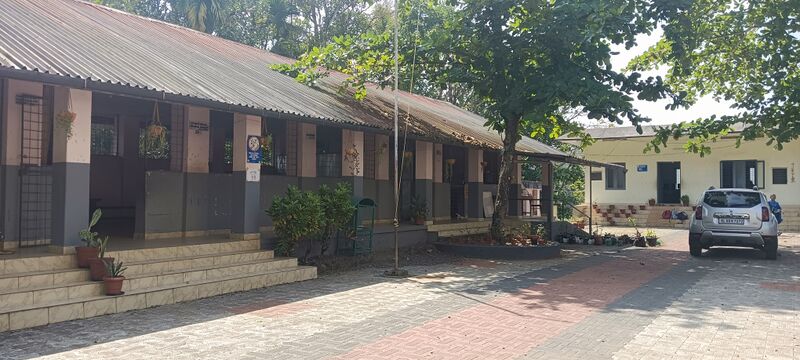 പ്രമാണം:School hall.jpg