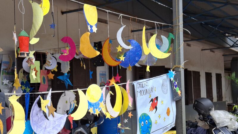 പ്രമാണം:19862 moonday5.jpg