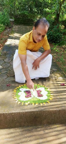പ്രമാണം:25027-onam14.jpeg