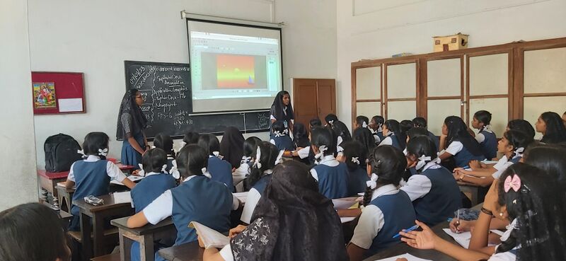 പ്രമാണം:28002-animation class 3.jpg