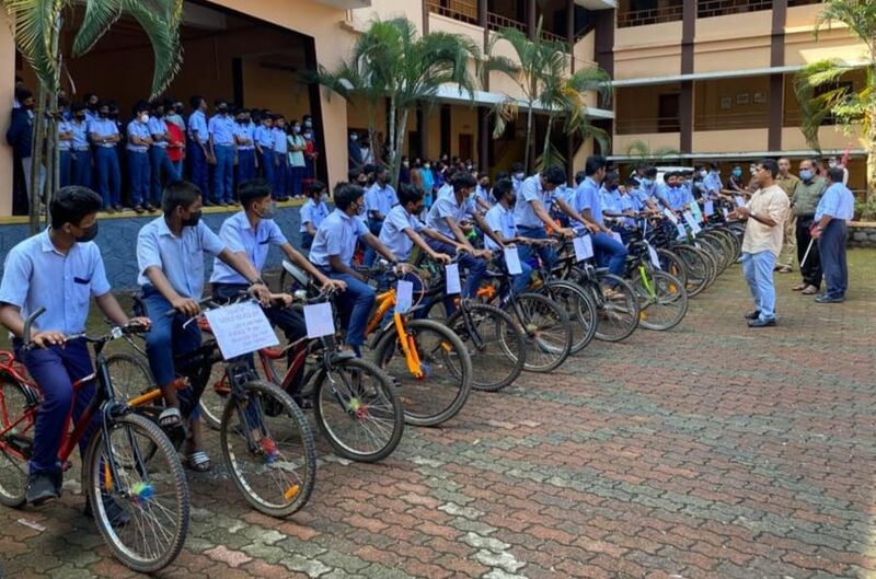 പ്രമാണം:33056+cycle 2.jpeg