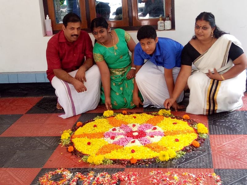 പ്രമാണം:36065 ona2.jpg