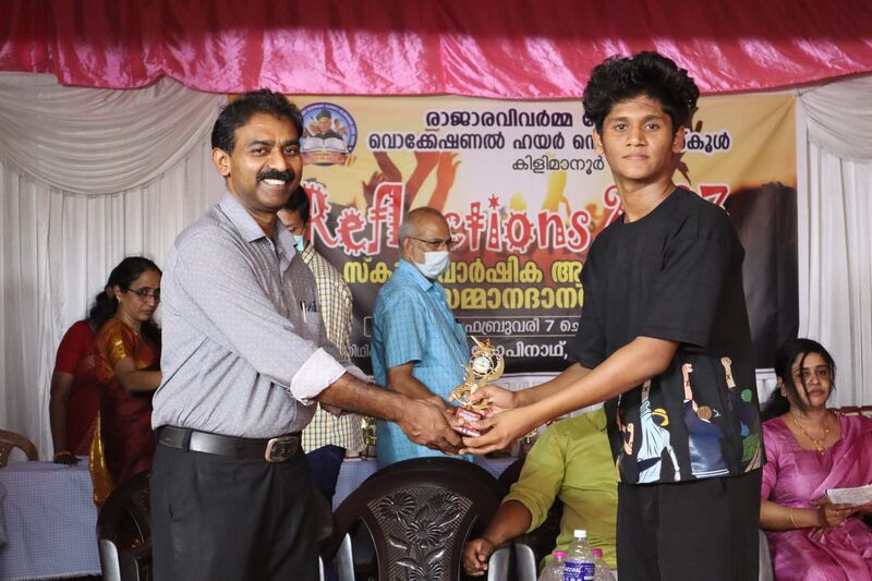 പ്രമാണം:42024 schoolday5.jpg