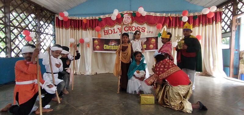 പ്രമാണം:Christmas Celebration 3.jpg