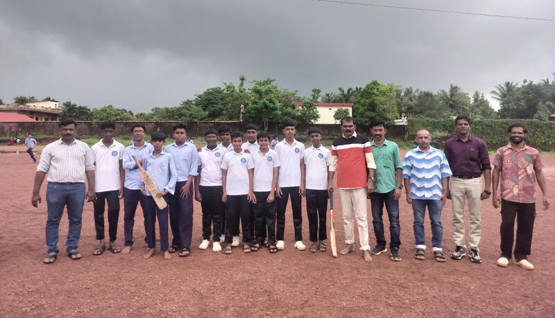 പ്രമാണം:12009 cricket 1.jpg