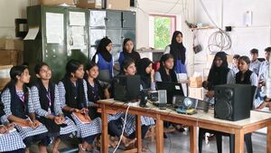 21072 Software FreedomDay Presentation Class Little Kites2.jpg