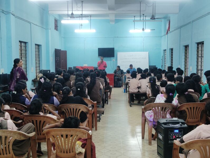 പ്രമാണം:36064-Poshan ma.jpg