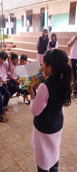 പ്രമാണം:ENGLISH READING.jpg