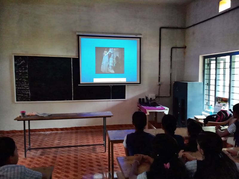 പ്രമാണം:English film.jpeg