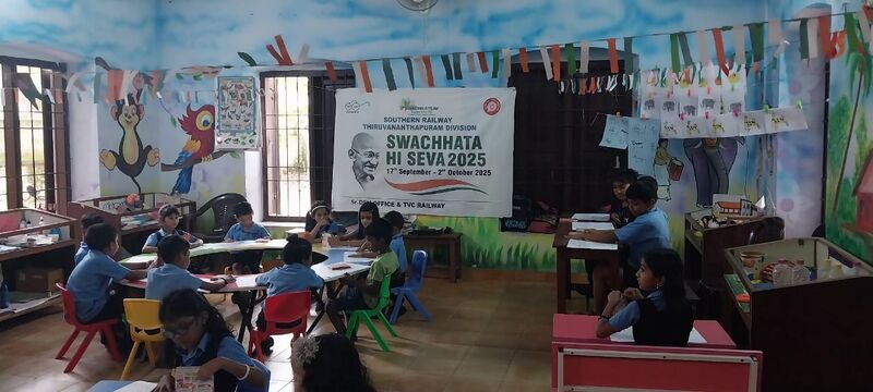 പ്രമാണം:Swachatha celebration on railway.jpg