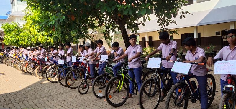 പ്രമാണം:19051 cycle1.jpg