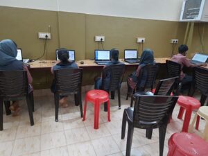 24037.hightech lab .jpg