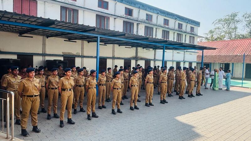 പ്രമാണം:27037 SPC Caping.jpeg