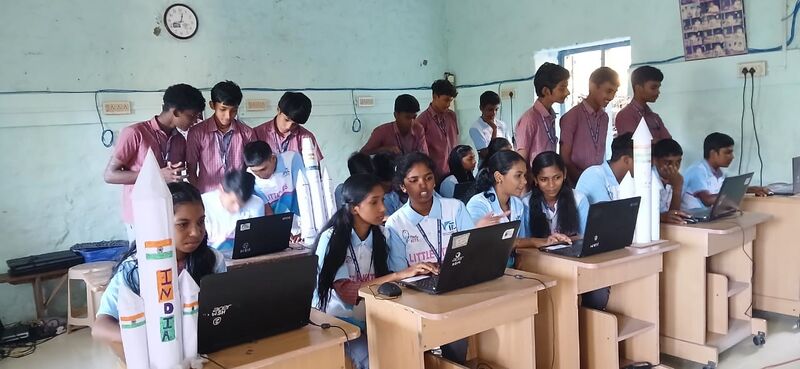 പ്രമാണം:38045 roboticsfest1.jpg