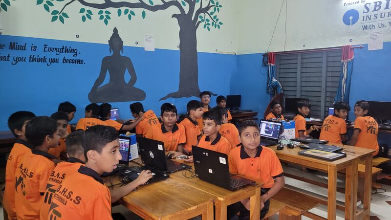 പ്രമാണം:42026 school camp 1.jpg