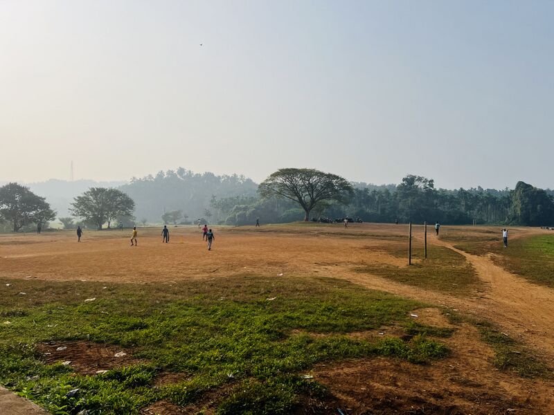 പ്രമാണം:48248 yente playing2.jpeg