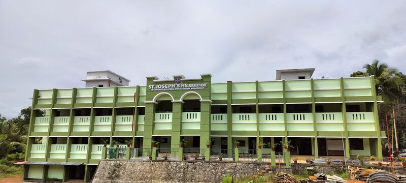 പ്രമാണം:School new pic.jpg