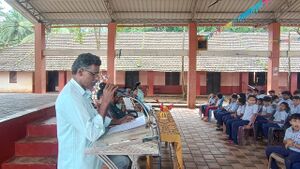 12042 vaividhya1.jpg
