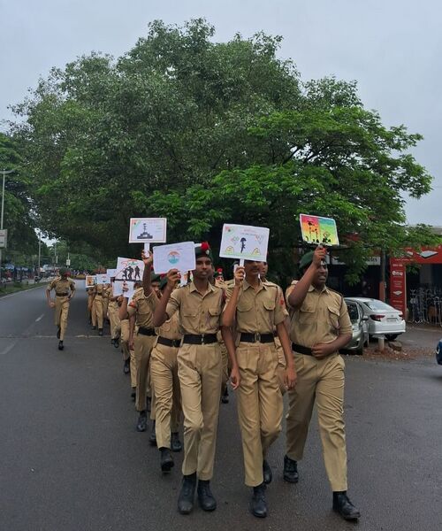 പ്രമാണം:13017.ncc march.jpg